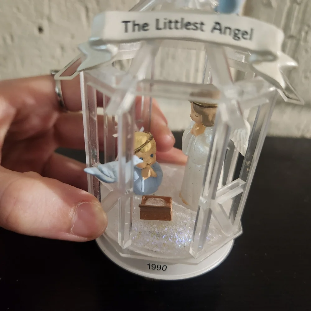 Hallmark Ornament THE LITTLEST ANGEL Magic Light 1990